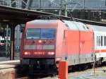 101 041-2 steht mit seinem IC abfahrbereit in Frankfurt Hbf. (22.07.11)